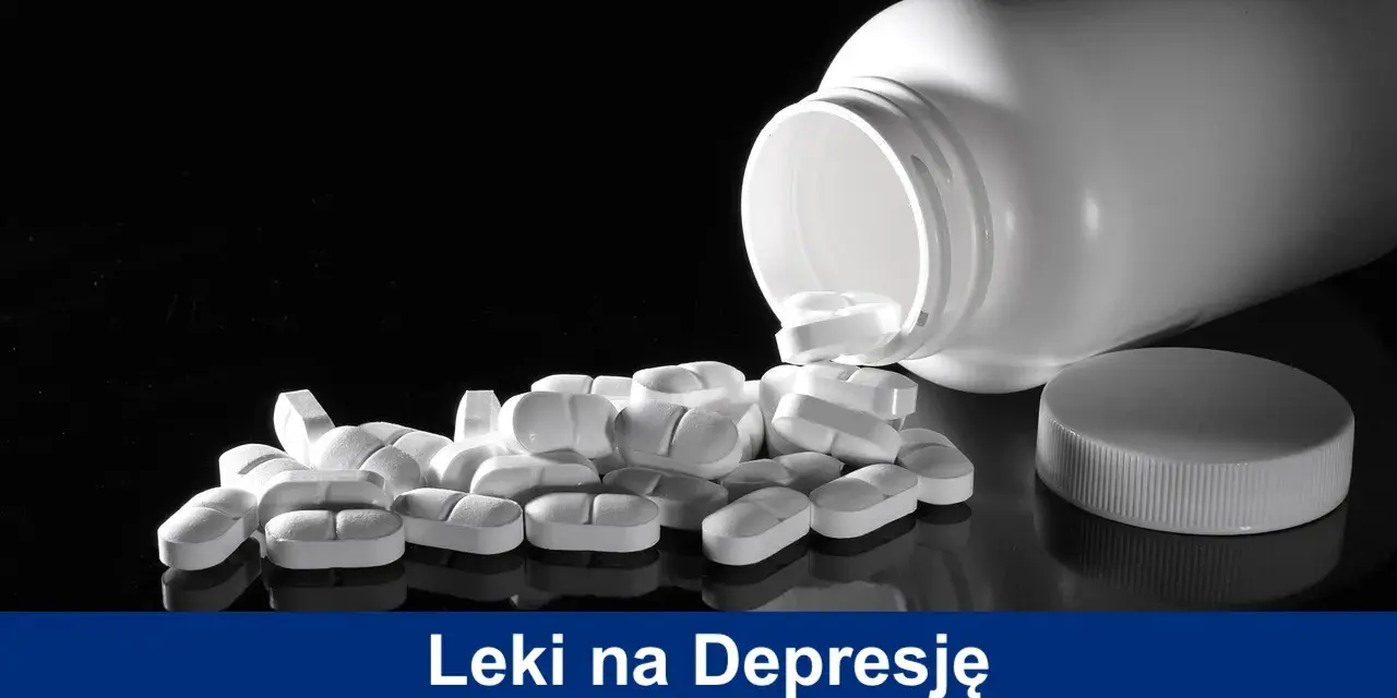 Białe tabletki rozsypane z butelki, symbolizujące leki na depresję. Dowiedz się, jak dostać leki na depresję.