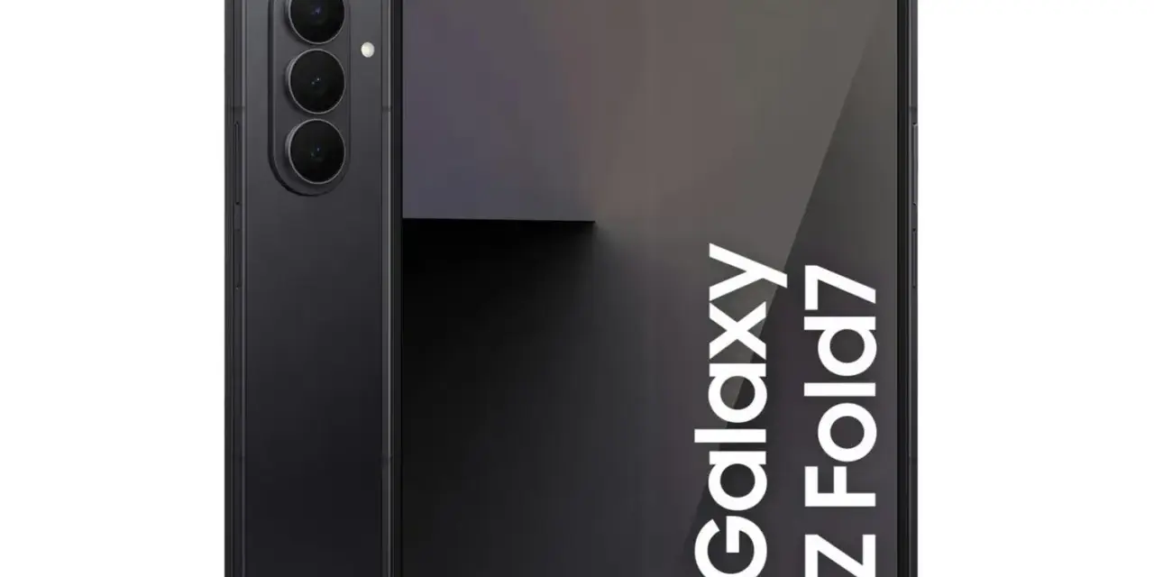 Svart vikbar telefon, Galaxy Z Fold7, med tre kameror på baksidan. En perfekt kopiera telefon för framtiden.