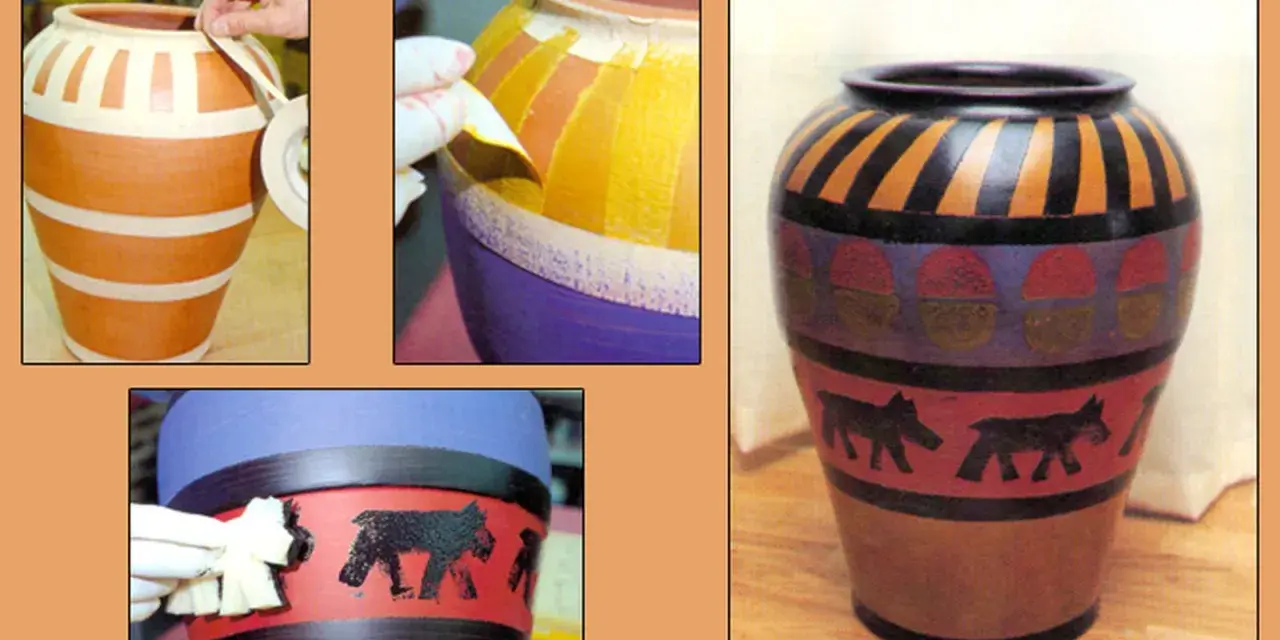 Proceso de pintura para tinajas de barro, mostrando la aplicación de cinta y colores vibrantes con diseños de animales.