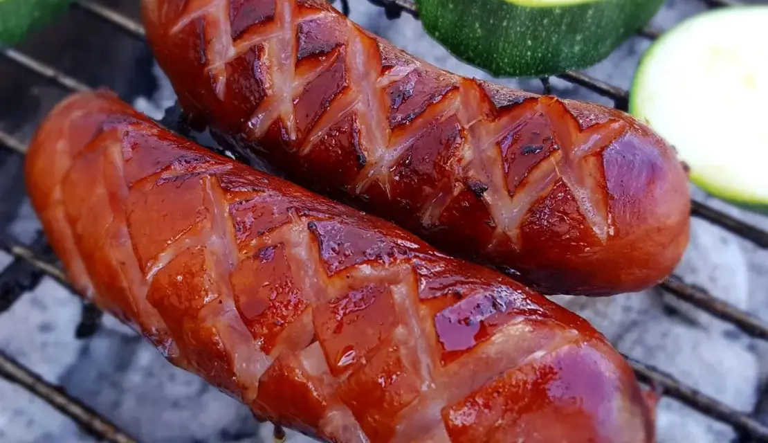 Kiełbasa z grilla? Daj jej drugie życie! Przepisy zero waste.