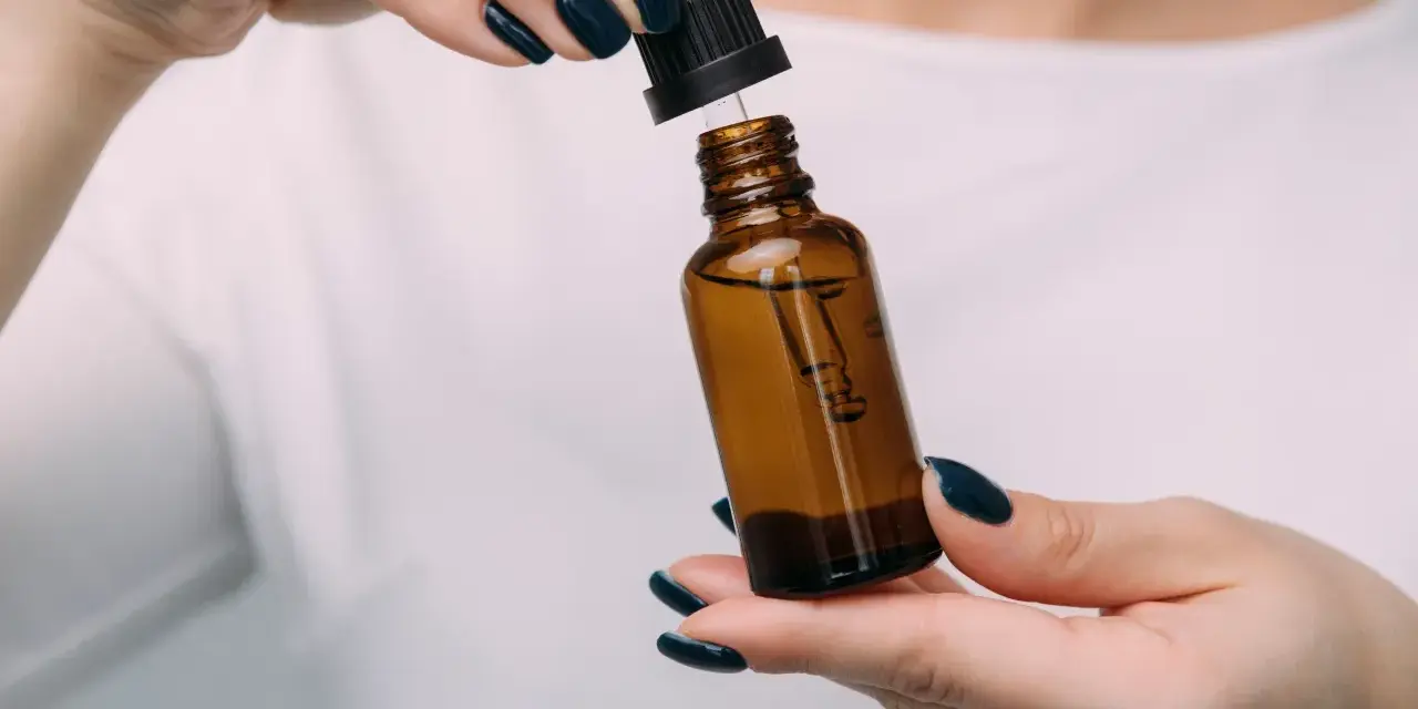 Kiedy używać serum do twarzy? Jak stosować dla najlepszych efektów?