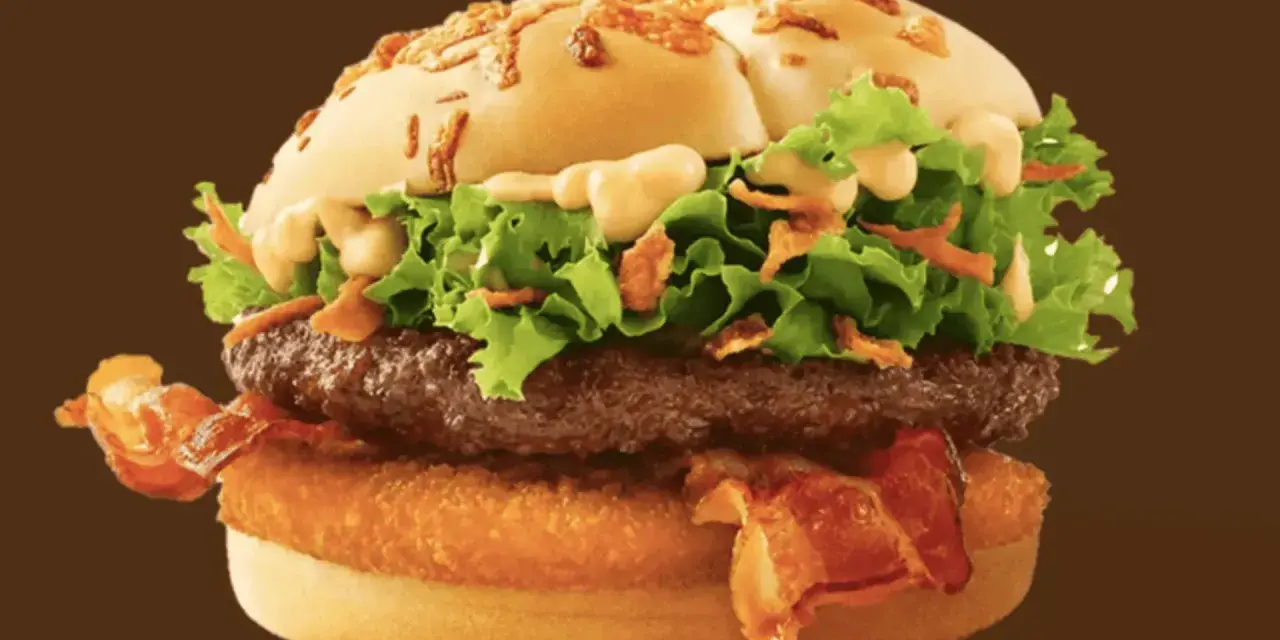 Burger Drwala: 915 kcal. Jak go jeść i nie żałować?