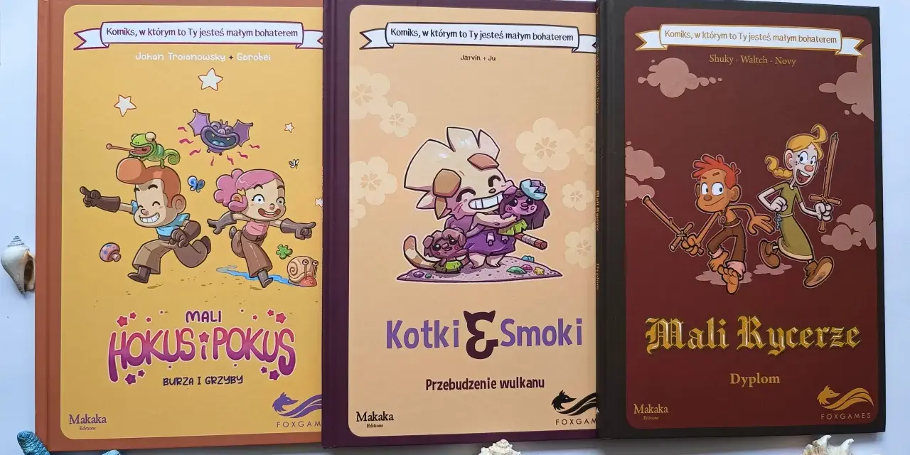 Trzy okładki komiksów, w których to Ty jesteś małym bohaterem: "Mali Hokus i Pokus", "Kotki i Smoki" oraz "Mali Rycerze".