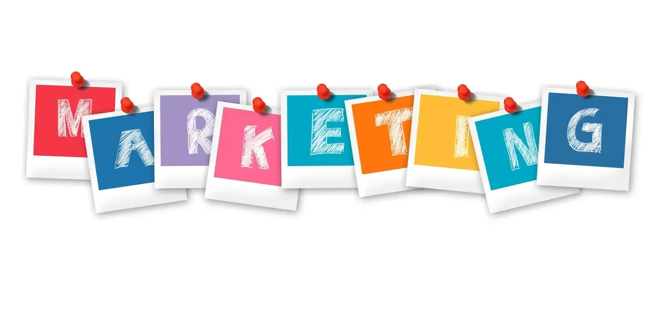 Fotos de colores con letras que forman "MARKETING". Así se ve el marketing 2.0: interactivo y visual.
