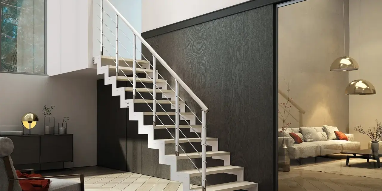 Scala moderna con gradini in legno e ringhiera bianca. Le sue scale misure sono perfette per un design minimalista.