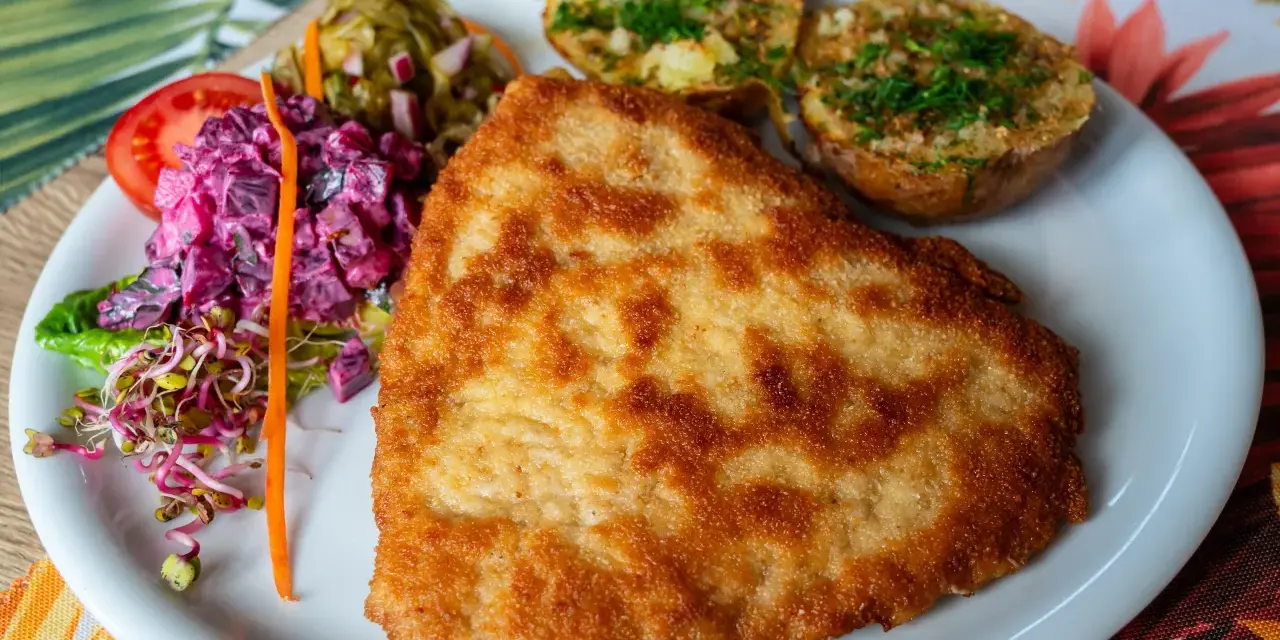 Wgłębienie w burgerze: sekret idealnie płaskiego i soczystego kotleta