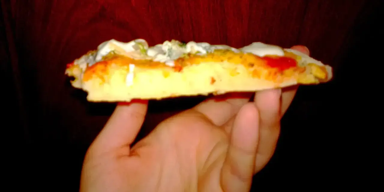 Pizza Hut w domu? Przepis na puszystą Pan Pizzę i chrupiący spód!