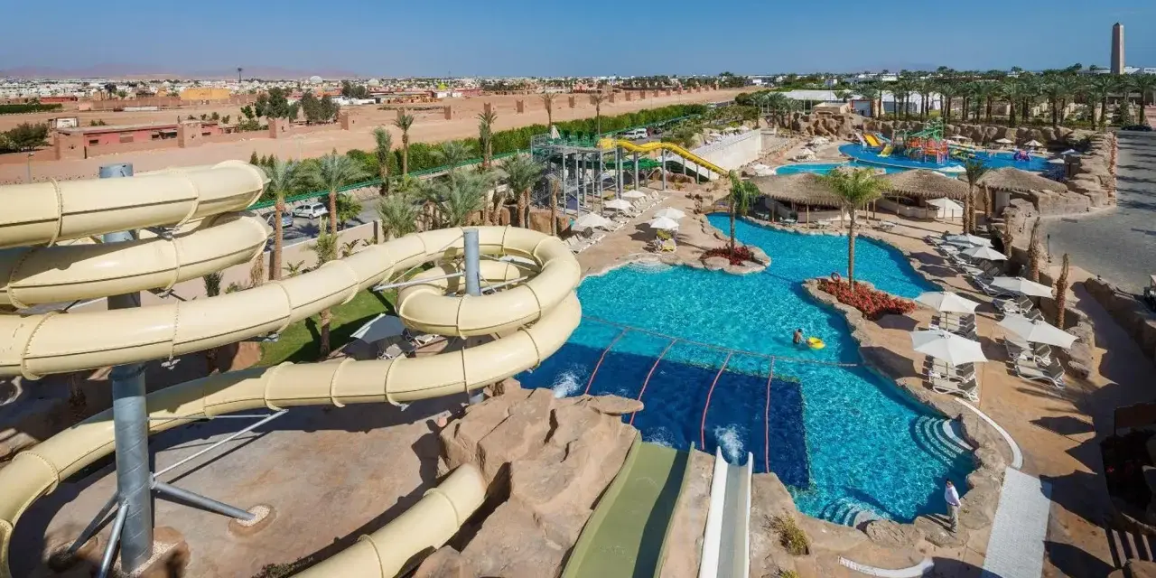 Reef Oasis Sharm: Barriera, Lusso o Famiglia? La Guida Completa
