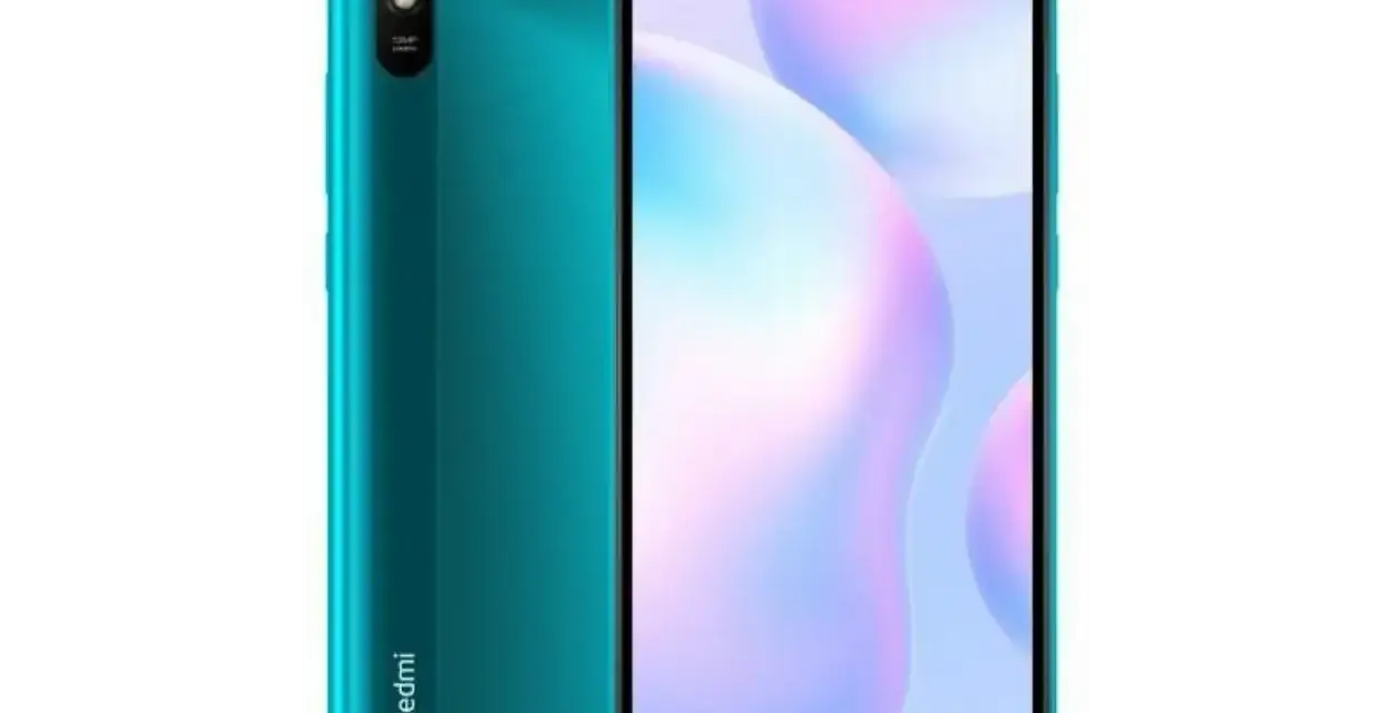 Turkusowy smartfon realme 9a z potrójnym aparatem i ekranem z notchem.