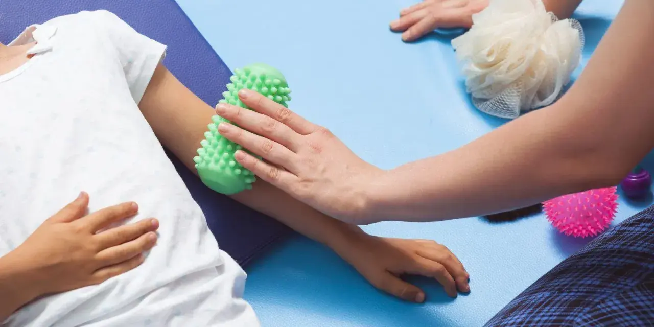 Indywidualny program terapii integracji sensorycznej dla lepszego rozwoju dziecka