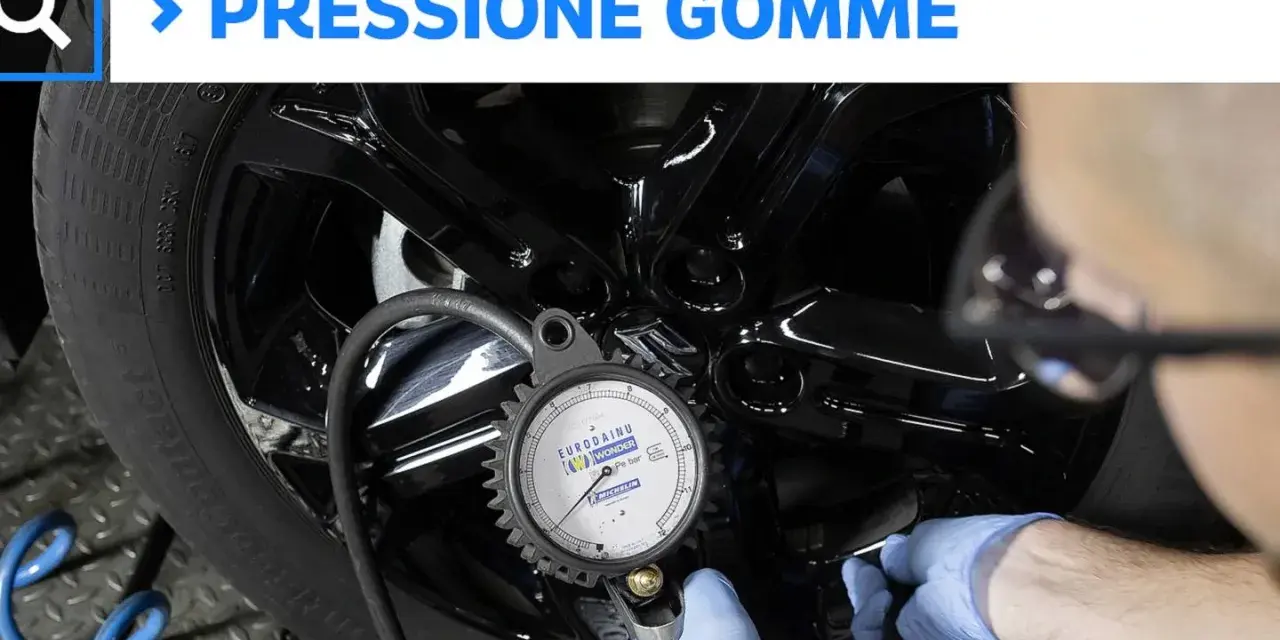 Controllo della pressione pneumatici Citroen C3 con manometro. La corretta pressione gomme è fondamentale per la sicurezza.