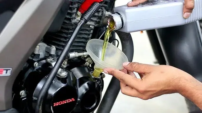 Co ile wymiana oleju w motocyklu? Sprawdź, aby uniknąć problemów