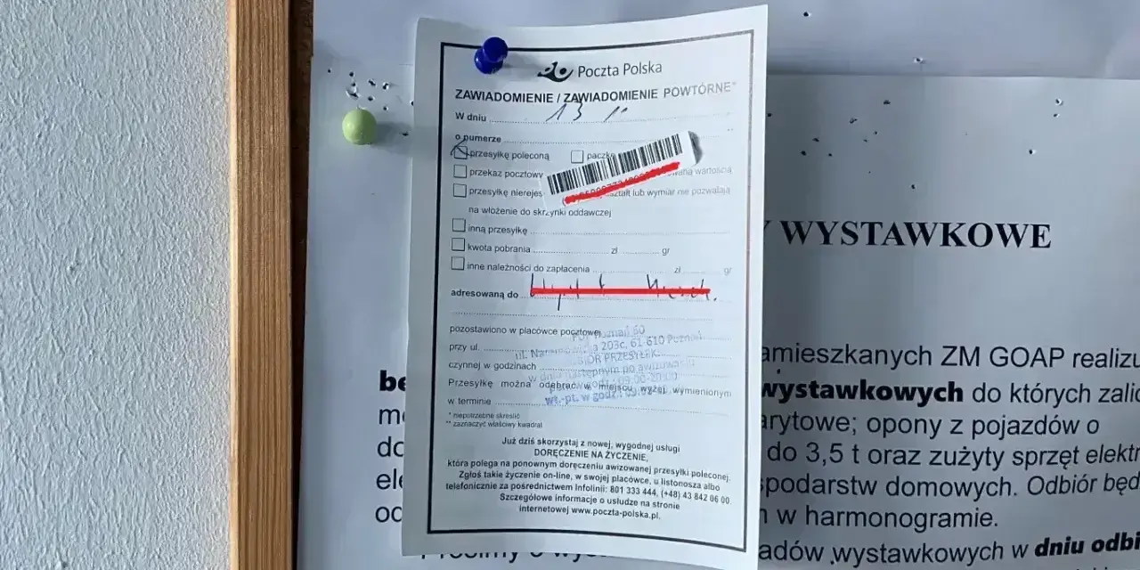 Zawiadomienie z Poczty Polskiej o przesyłce poleconej, która czeka na odbiór.