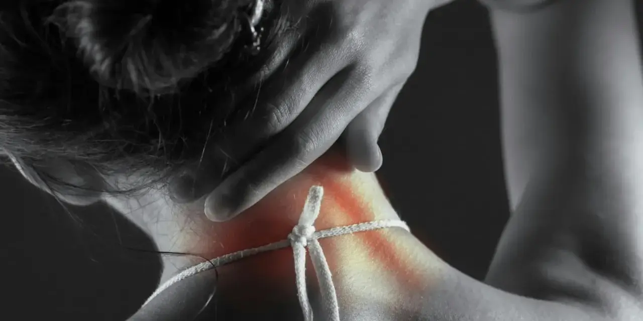 Ból karku i szyi, objawy fibromialgii. Poszukiwanie skutecznego leczenia fibromialgii.