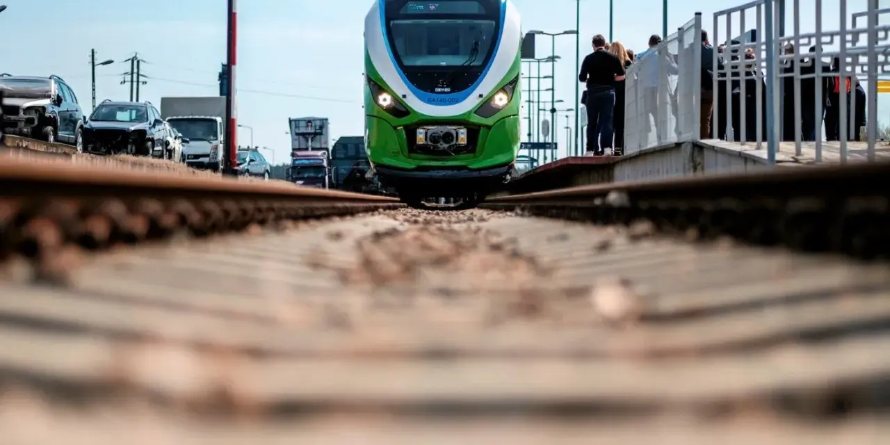 Pociąg TLK co to znaczy? Poznaj jego znaczenie i cechy podróży