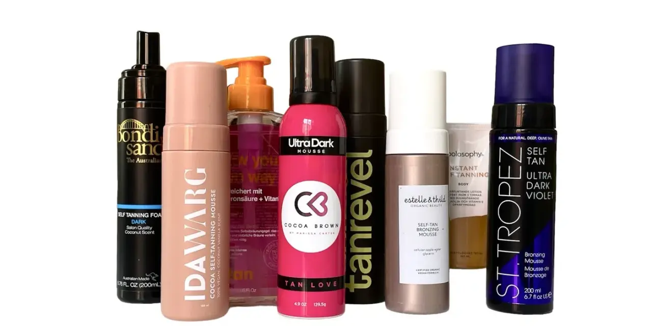 En samling av olika märken av dha brun utan sol-produkter, inklusive mousser och lotions, i olika nyanser.