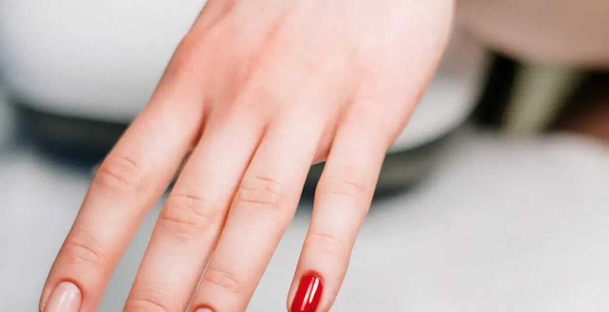 Manicure Japoński: Sekrety Zdrowych i Lśniących Paznokci