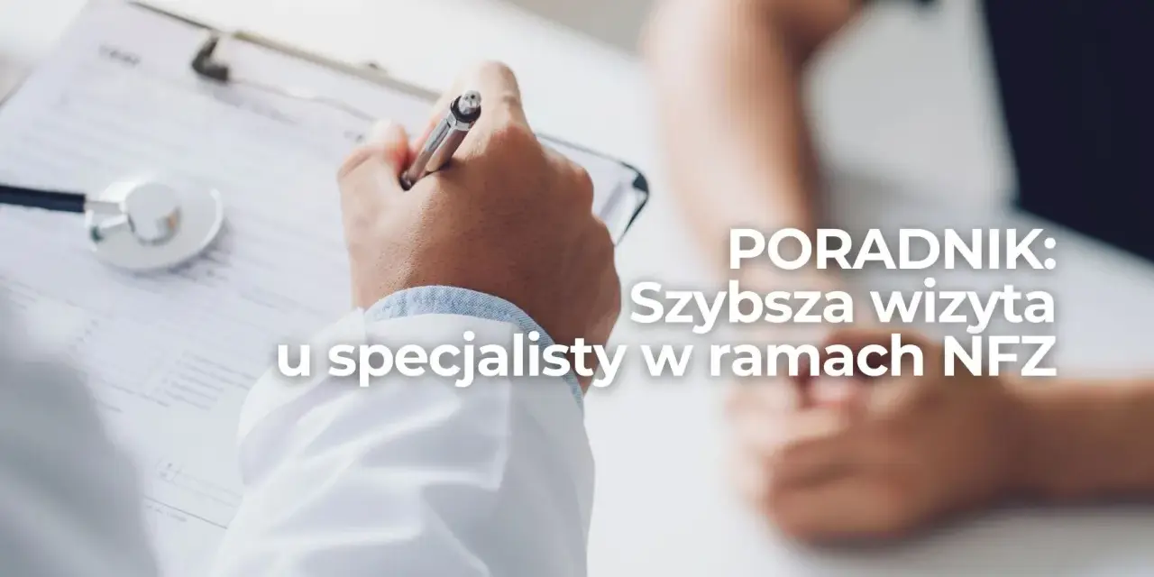 Lekarz notuje na karcie pacjenta. Poradnik: jak umówić się do lekarza na NFZ, by szybciej dostać się do specjalisty.