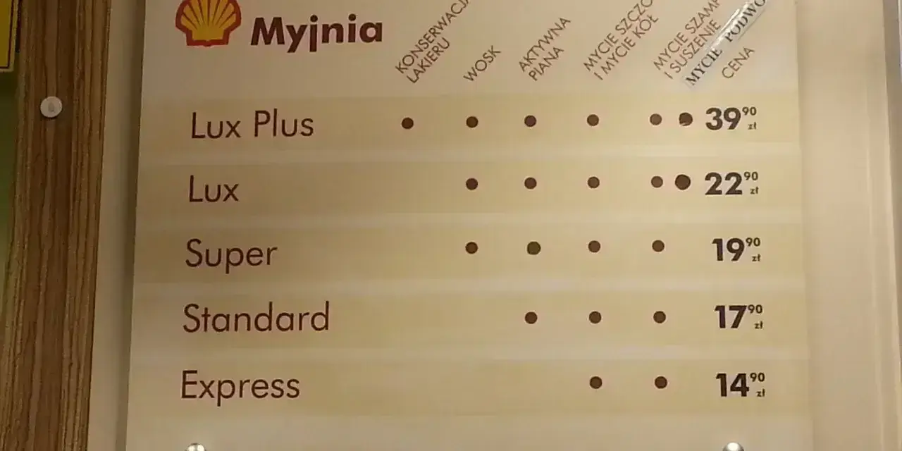 Cennik myjni automatycznej Shell: ile kosztuje mycie samochodu? Od 14,90 zł za Express do 39,90 zł za Lux Plus.