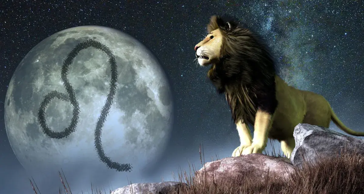 Lew na tle księżyca z symbolem Lwa. Nocne niebo pełne gwiazd. Ascendent w Lwie.