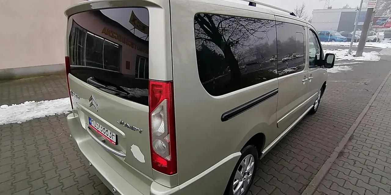 9-osobowy bus: Spalanie od 6,5 l? Oblicz koszty i oszczędzaj!