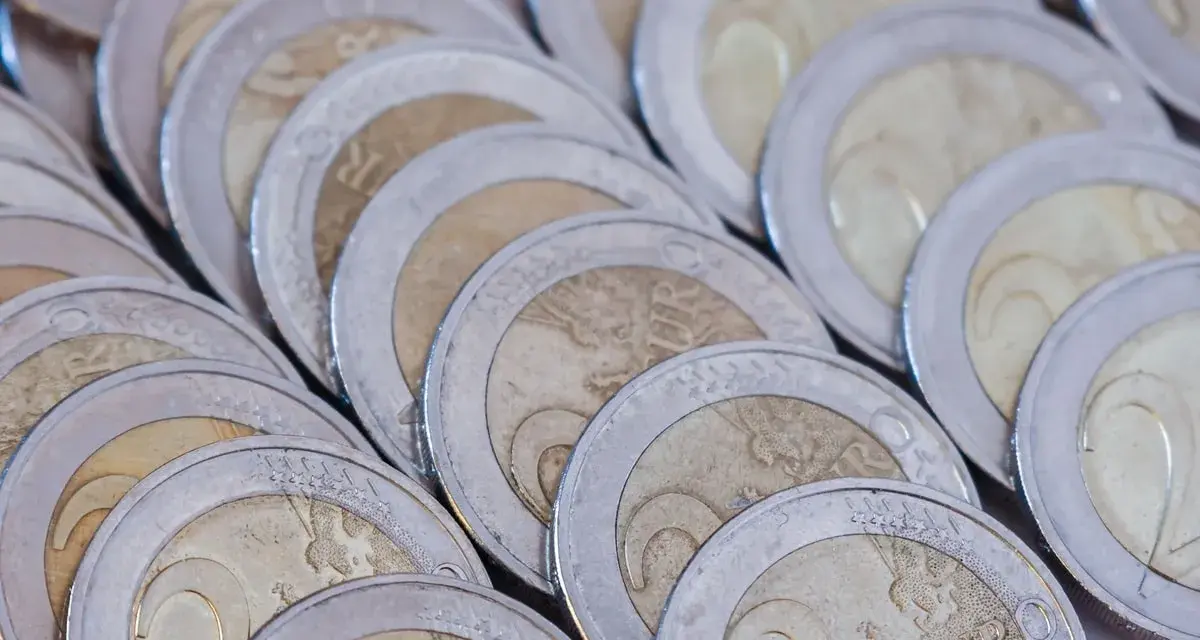 Une pile de pièces de 2 euros, parfait pour ceux qui veulent faire estimer ses pièces de 2 euros.