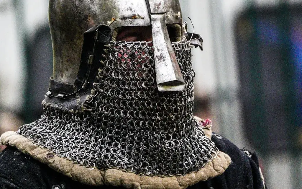 Część zbroi: Kluczowe elementy, które musisz znać o ich historii