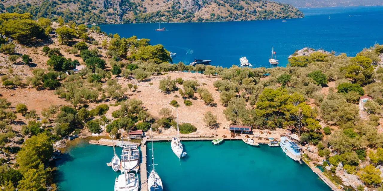 Ile trwa lot z Gdańska do Turcji? Czas do Antalyi, Bodrum, Stambułu