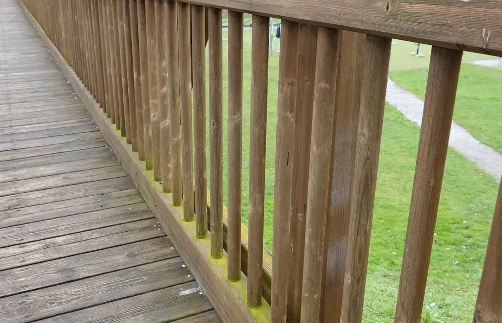 Jak zrobić balustradę balkonową drewnianą - proste kroki i porady