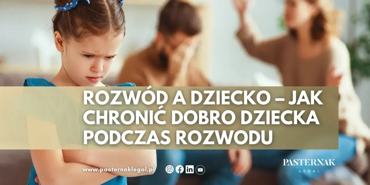 Smutna dziewczynka na pierwszym planie, w tle kłócący się rodzice. Temat: rozwód a dzieci – jak chronić dobro dziecka.