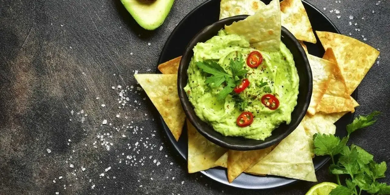 Guacamole do nachos: Przepis, triki i jak uniknąć wpadek!