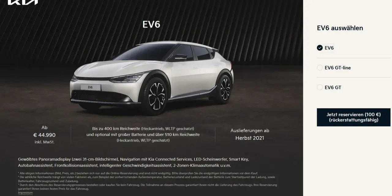 Biały Kia EV6, cena od 44.990 €, zasięg do 400 km, z opcją większej baterii.