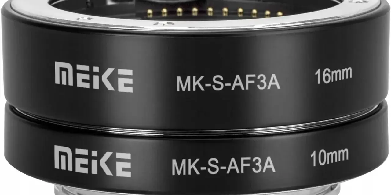Dwa pierścienie makro Meike MK-S-AF3A o długości 16mm i 10mm, gotowe do zbliżeń.