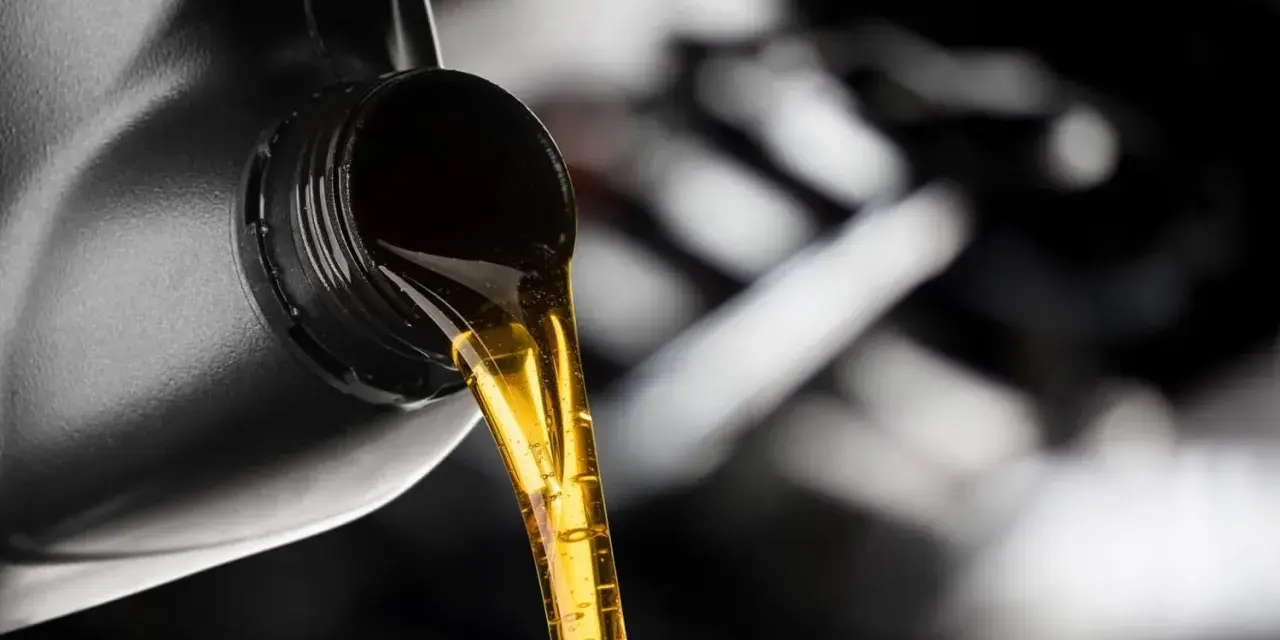 Motul 5W30: Jaki olej wybrać? Poradnik i porównanie