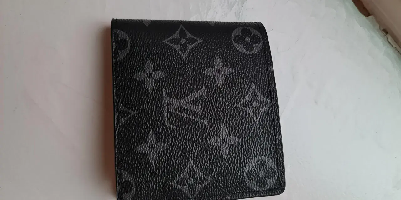 Jak rozpoznać oryginalny portfel Louis Vuitton i uniknąć podróbki