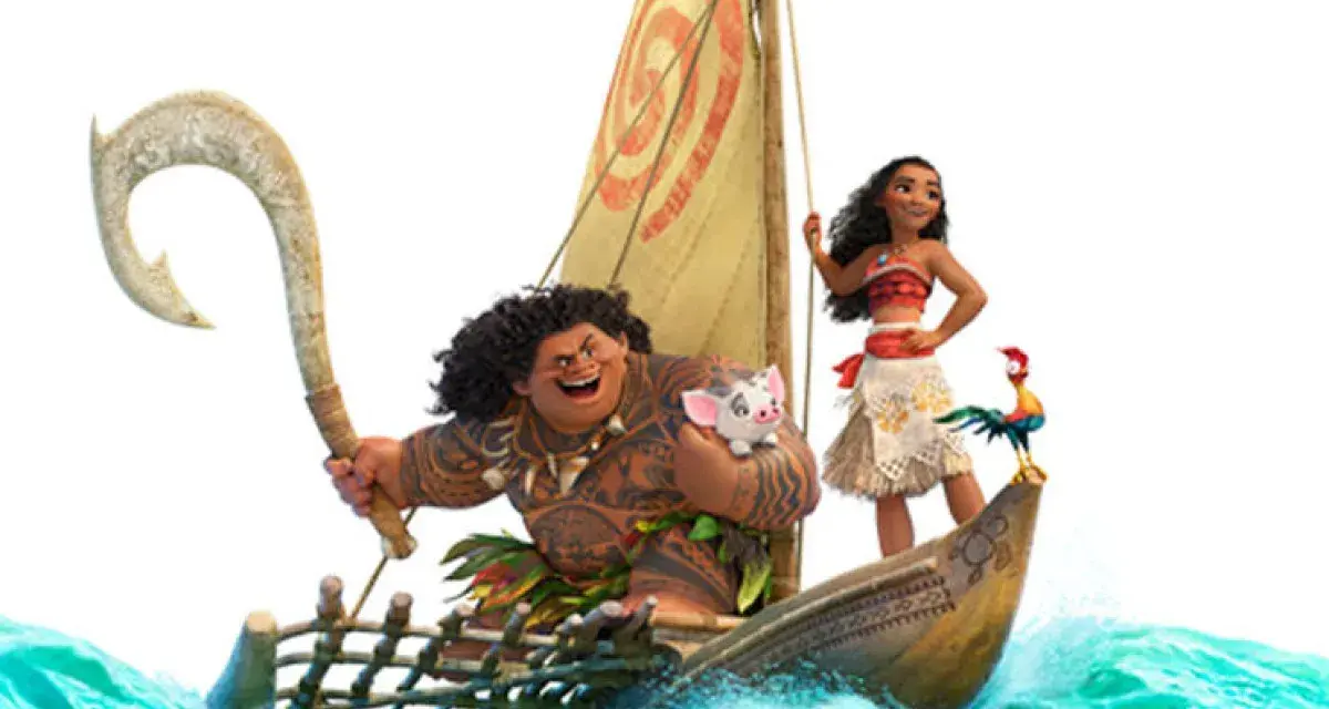 Maui, Vaiana und Schweinchen auf einem Boot im Meer.