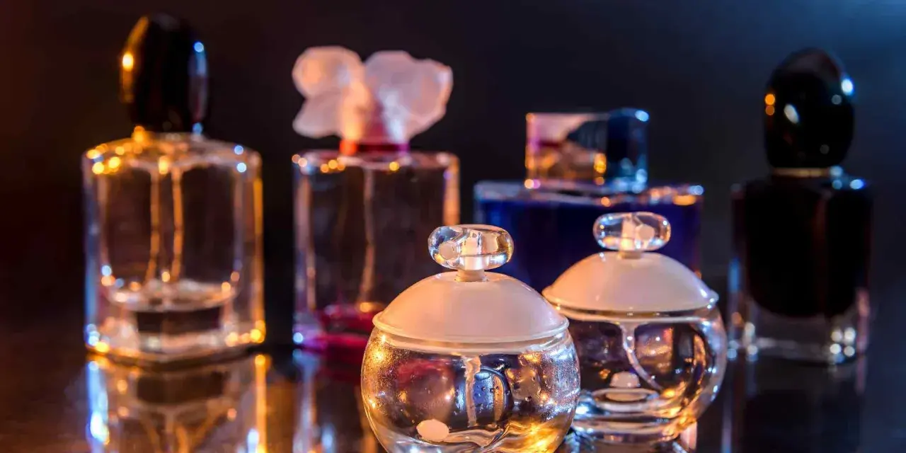 Wie lange hält Parfum? Tipps zur Haltbarkeit und Aufbewahrung