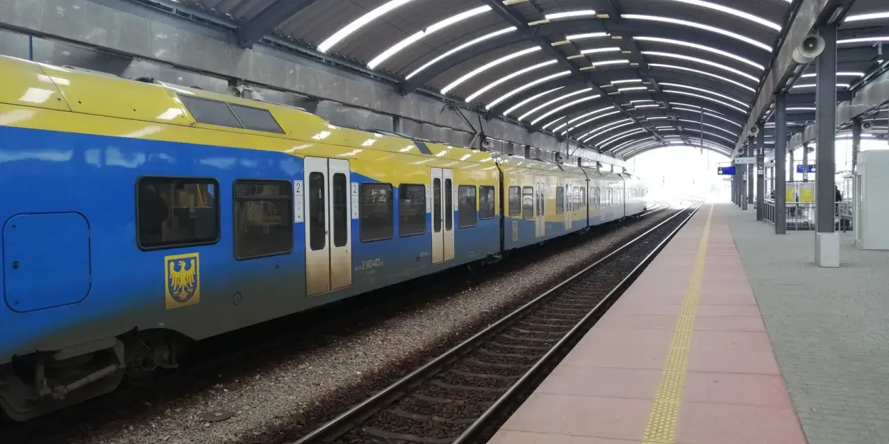 Jak dojechać do Ustronia pociągiem - szybkie połączenia i porady