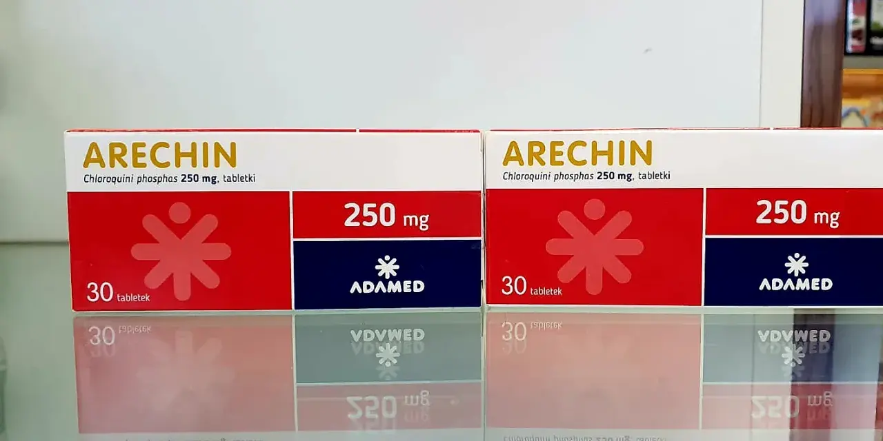 Dwie paczki leku Arechin (hydroksychlorochina) 250 mg od Adamed, każda zawiera 30 tabletek.