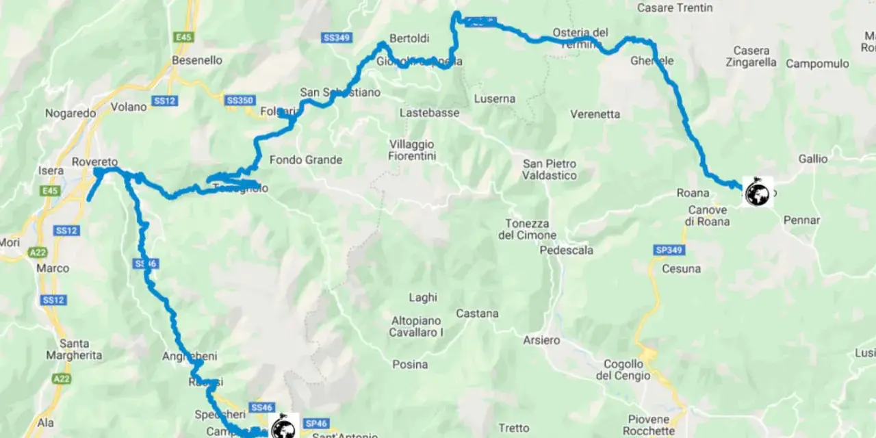 Mappa di un percorso in moto attraverso l'Altopiano di Asiago e la Vallagarina, con tappe a Rovereto, Folgaria, Gallio e Cogollo del Cengio. La strada del costo è ben visibile.