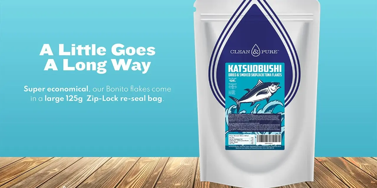 Duża paczka 125g płatków bonito (katsuobushi) – suszonego i wędzonego tuńczyka. "A little goes a long way" – mało wystarcza na długo.