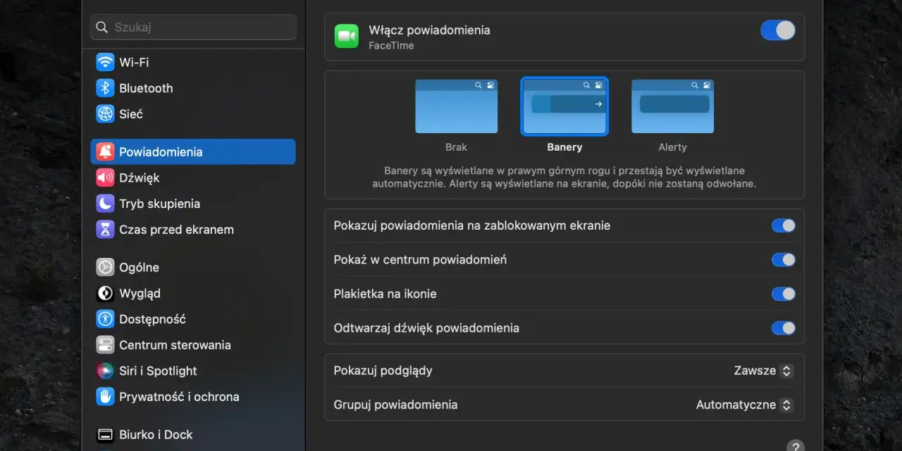 Ustawienia powiadomień dla FaceTime. Można wybrać styl powiadomień: brak, banery lub alerty. Opcja "Pokaż w centrum powiadomień" jest włączona.