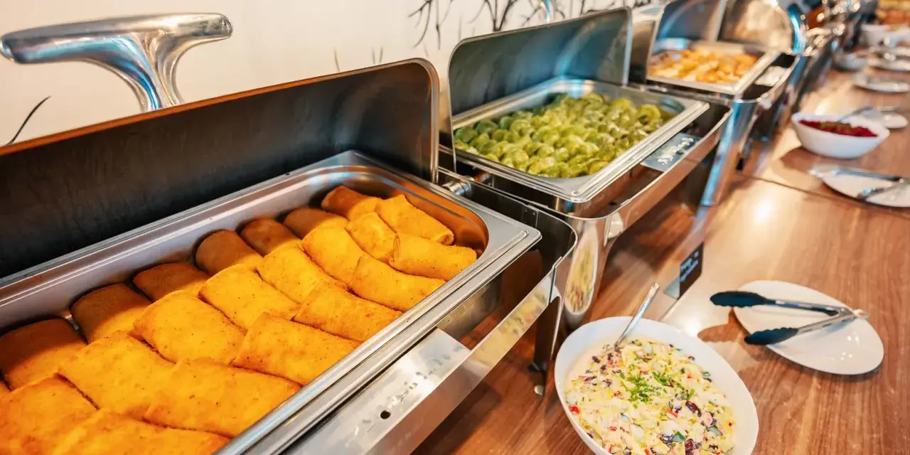 Zaskakujące smaki w menu Bacówki Radawa – co warto spróbować?