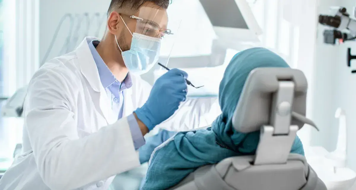 Pokonaj lęk przed dentystą: Bezbolesne metody i spokojna wizyta
