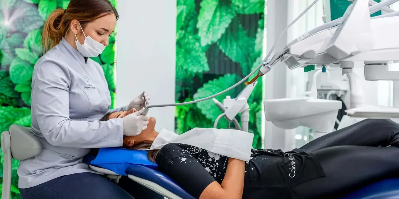 Myślisz o dentyście w Niemczech? Sprawdź koszty i oszczędzaj!