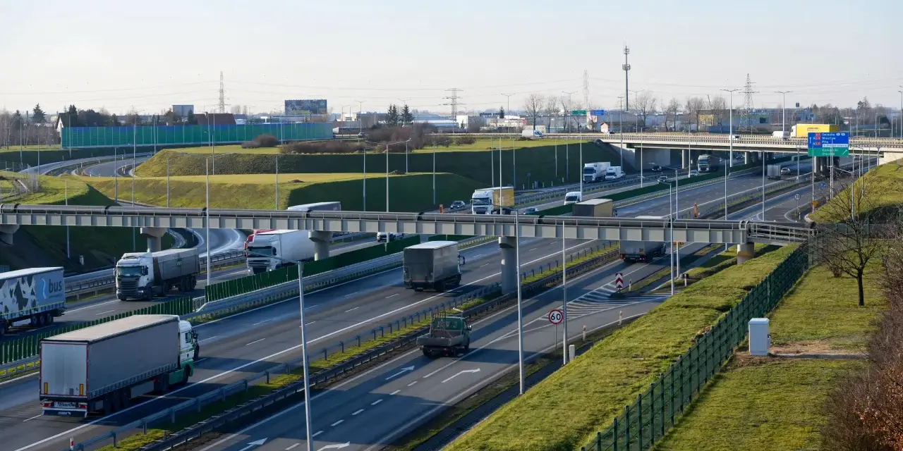 Czy autostrada A2 jest przejezdna? Sprawdź aktualne utrudnienia i opłaty