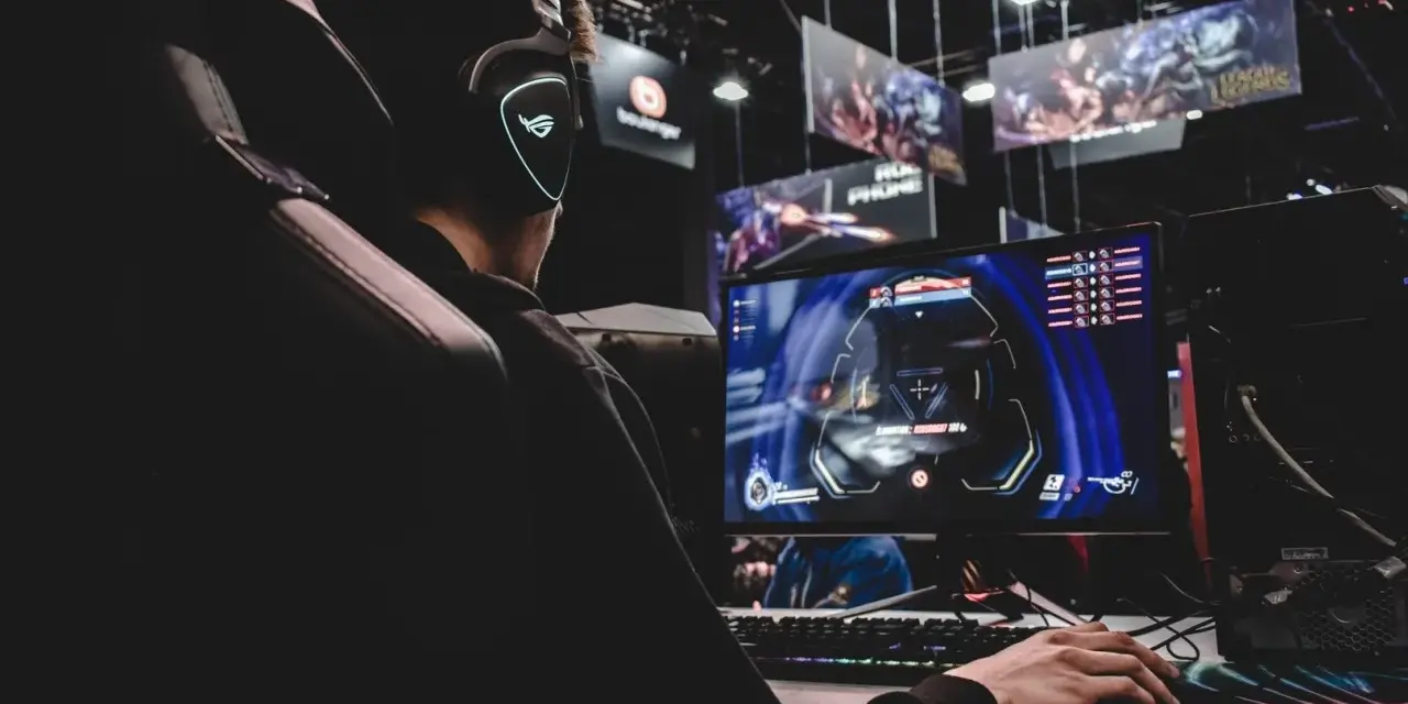Czy monitor ma wpływ na FPS? Jak odświeżanie i rozdzielczość zmieniają grę