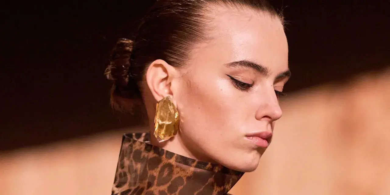 YSL Make-up: Ikonen, Trends & Experten-Tipps für Ihren Luxus-Look