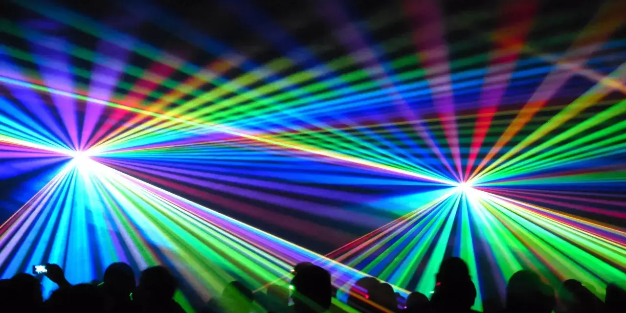 Laser uszkodził wzrok? Poznaj objawy i ocal swój wzrok!