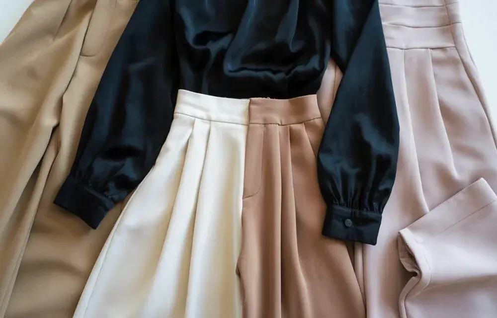 Jakie spodnie do czarnej bluzy? Odkryj idealne stylizacje na każdą okazję